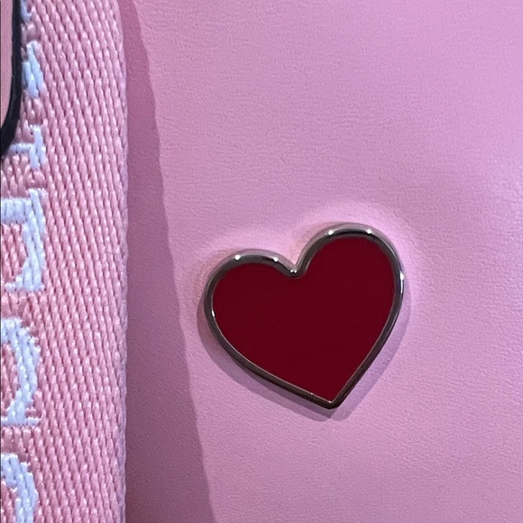 Guess | Clutch/Cosmetic/Travel Bag - Picture 8 of 16